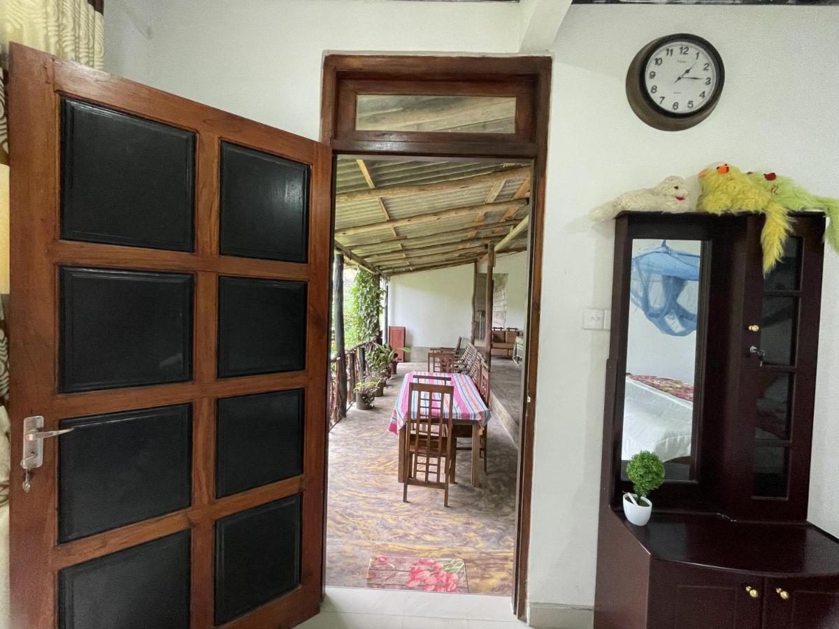 Sri Bhavan Ella Luaran gambar