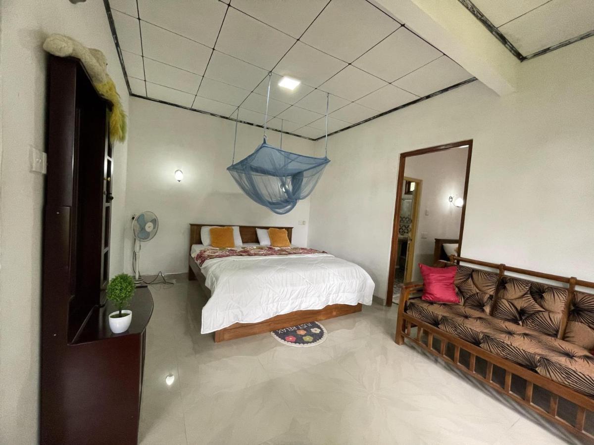 Sri Bhavan Ella Luaran gambar