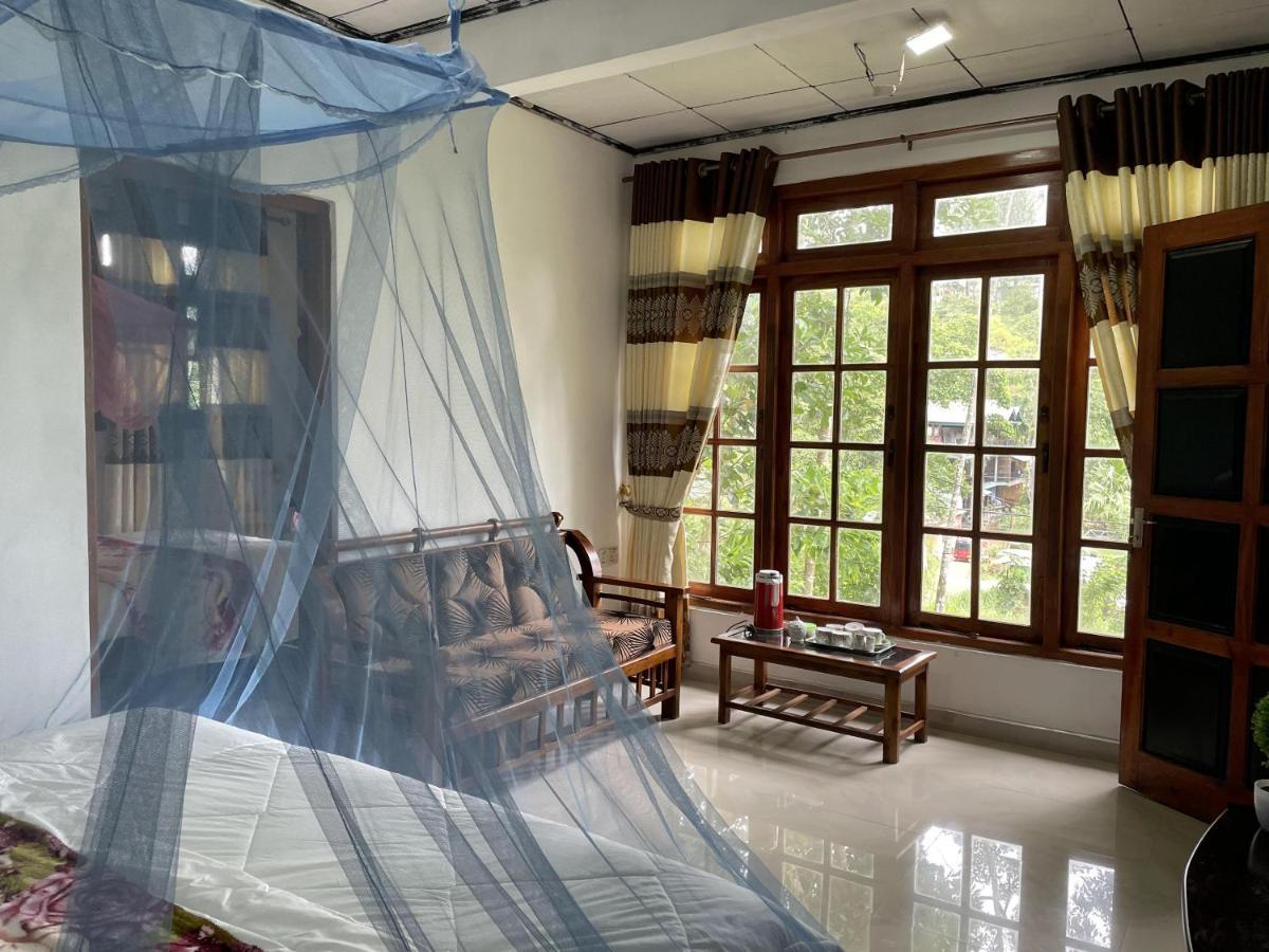 Sri Bhavan Ella Luaran gambar