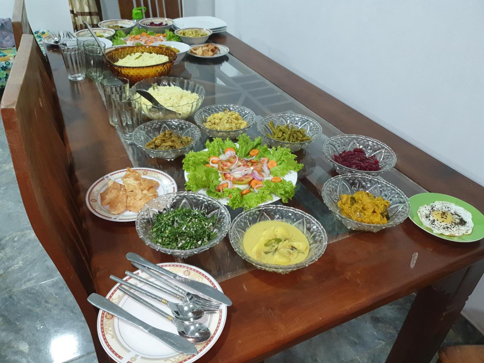 Sri Bhavan Ella Luaran gambar