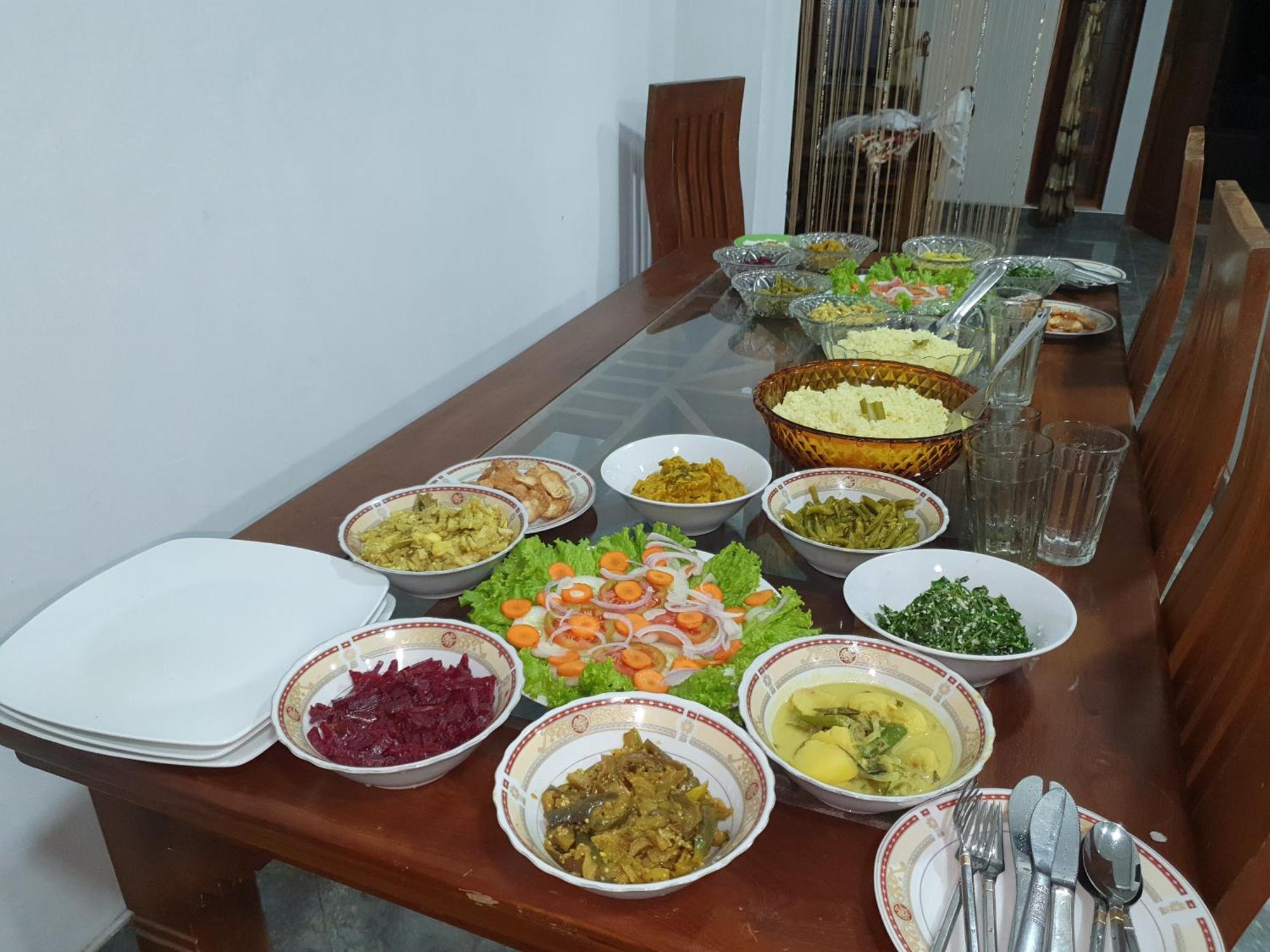 Sri Bhavan Ella Luaran gambar