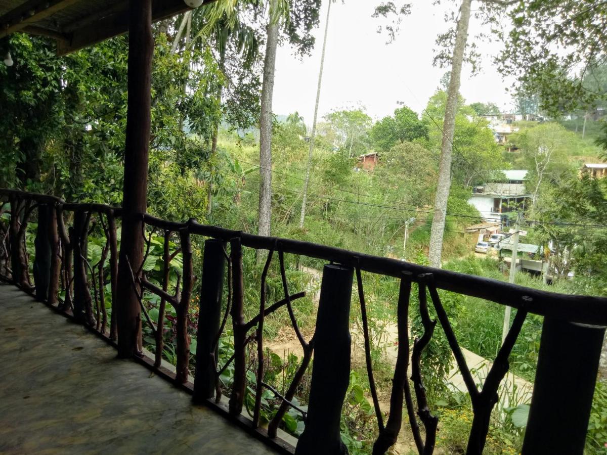 Sri Bhavan Ella Luaran gambar