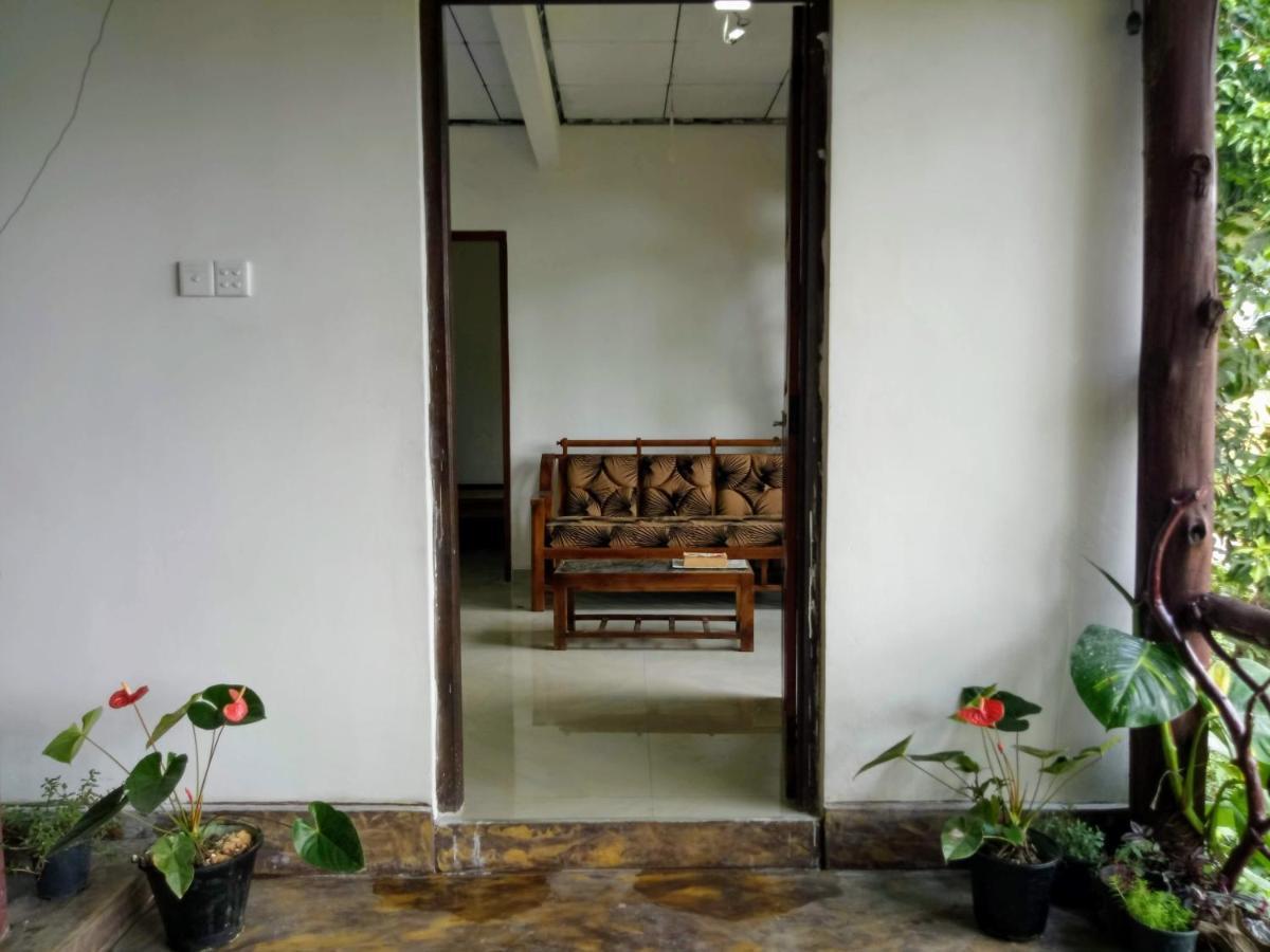 Sri Bhavan Ella Luaran gambar
