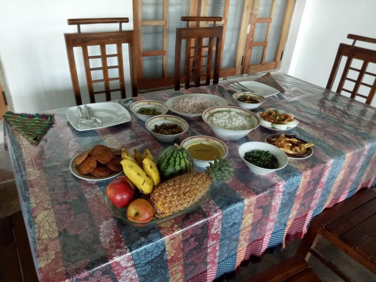 Sri Bhavan Ella Luaran gambar