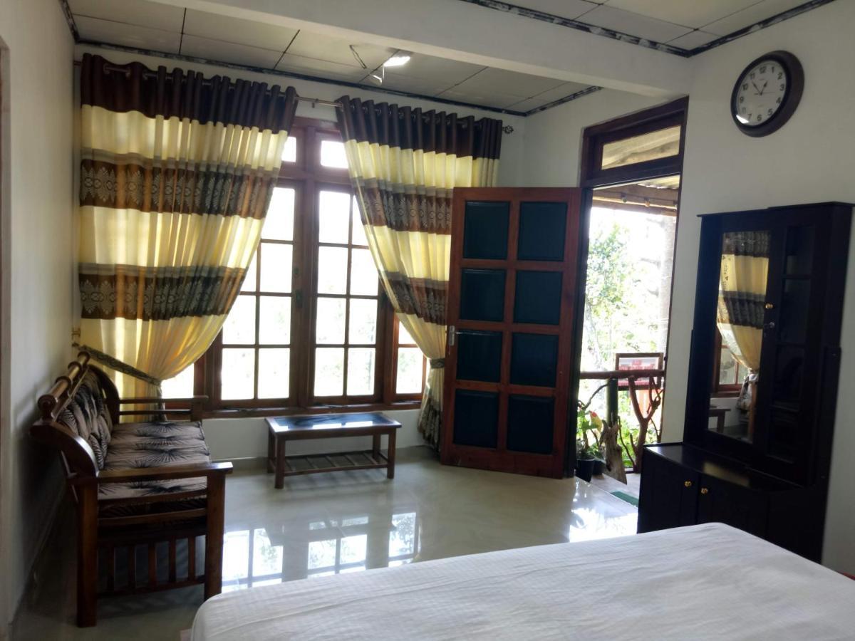 Sri Bhavan Ella Luaran gambar