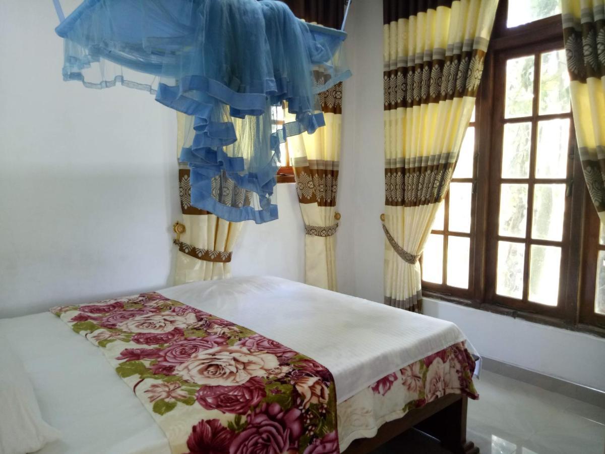 Sri Bhavan Ella Luaran gambar