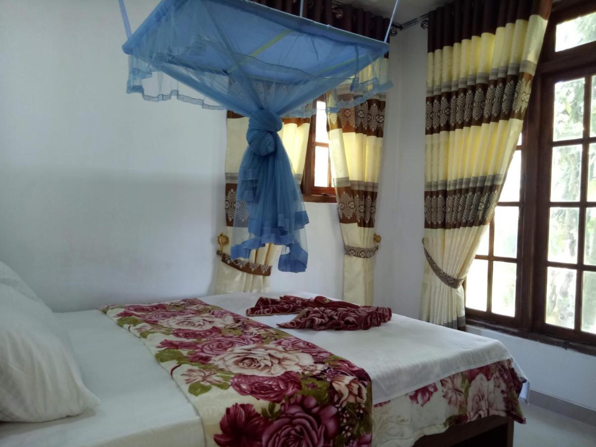 Sri Bhavan Ella Luaran gambar